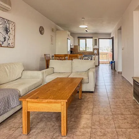 Royal Seacrest Crown-jewel, 2b, Pools, Sea, Center Apartment *
