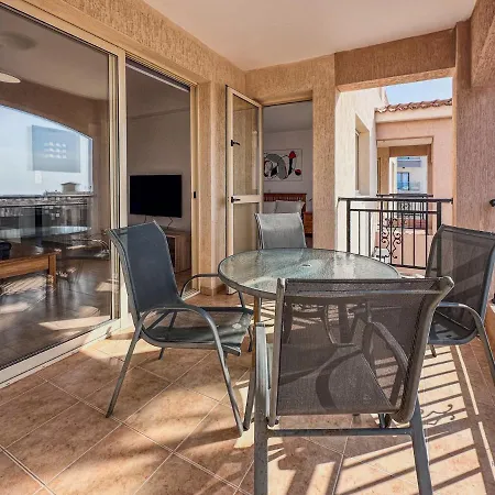Apartment Royal Seacrest Crown-jewel, 2b, Pools, Sea, Center Paphos