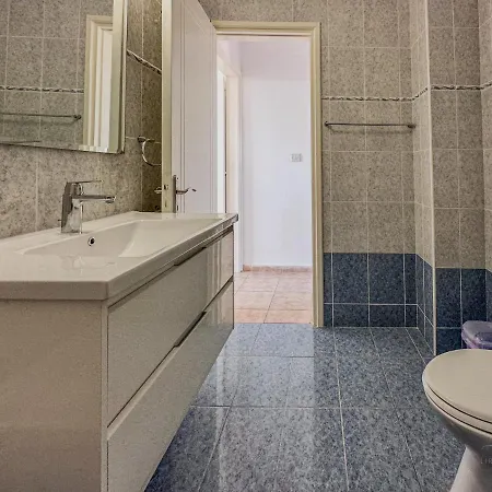 Apartment Royal Seacrest Crown-jewel, 2b, Pools, Sea, Center